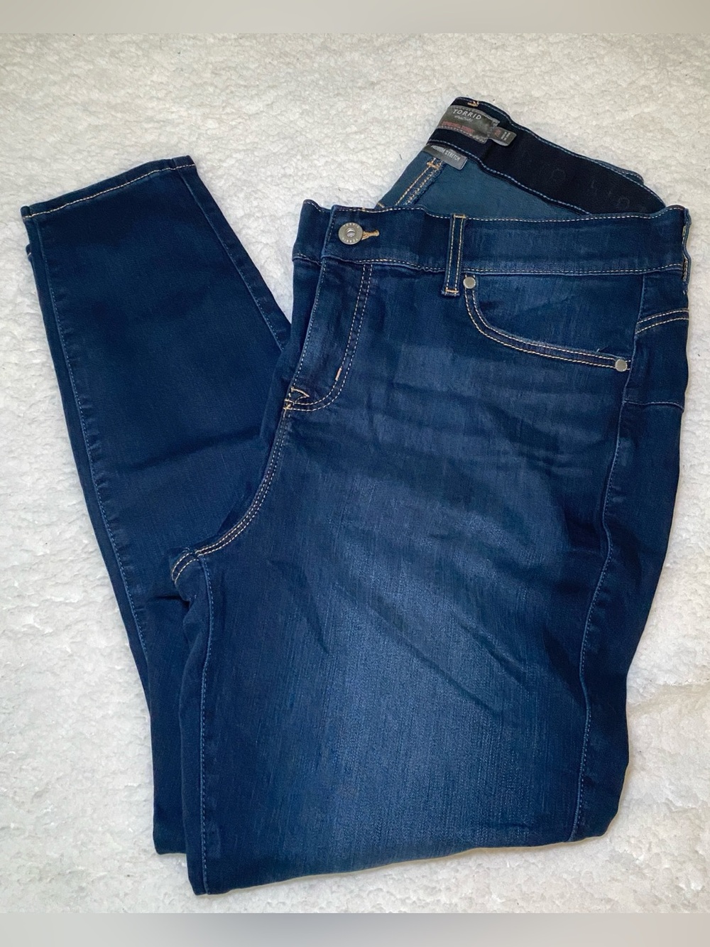 NWOT Bombshell skinny jeans